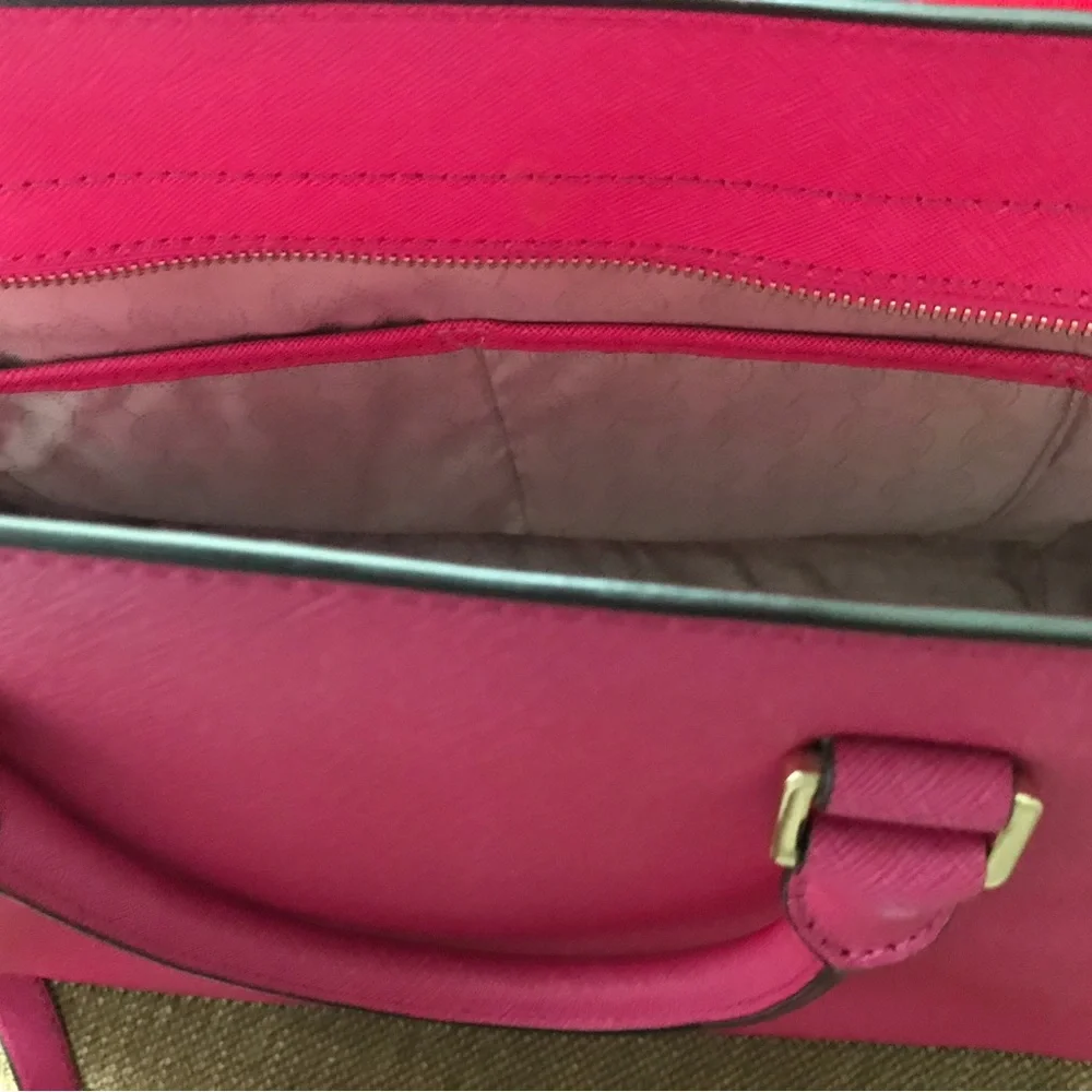 MICHAEL KORS HANDBAG WITH CROSSBODY STRAP   EUC